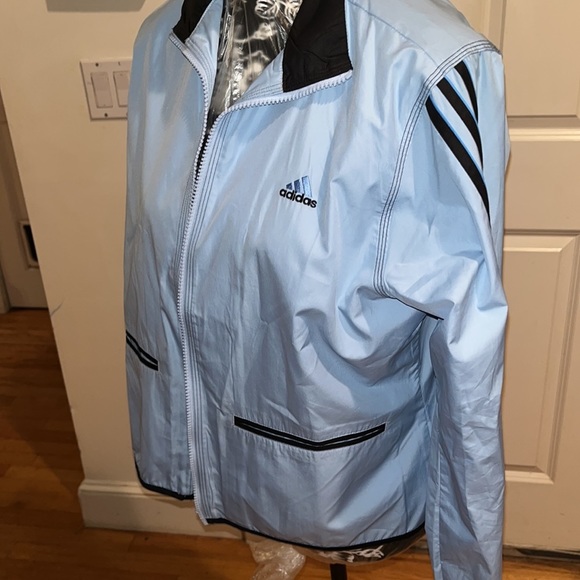 Adidias size Large blue windbreaker zip front  W/ back vent & pockets - Picture 8 of 8